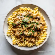 Easy Beef Stroganoff Recipe in 25 Minutes